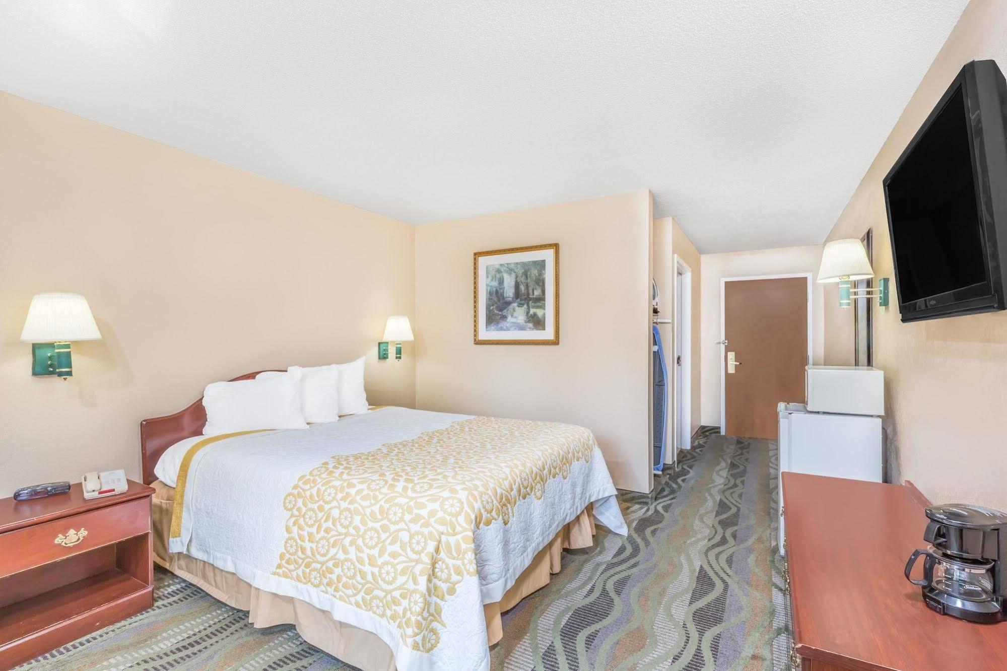 Surestay Hotel By Best Western Morganton Exterior photo