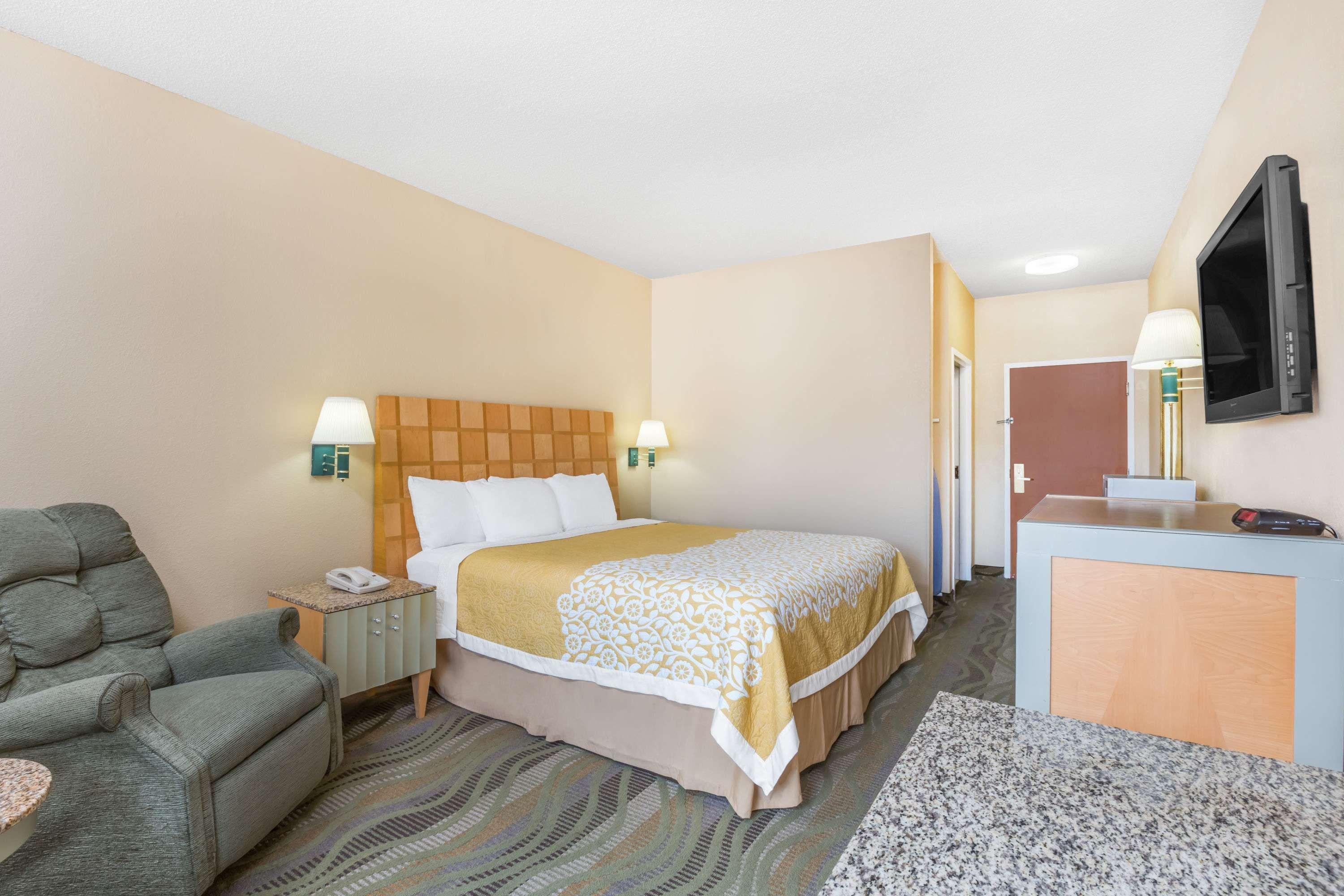 Surestay Hotel By Best Western Morganton Exterior photo
